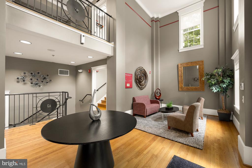 672 HEATHWALK MEWS
