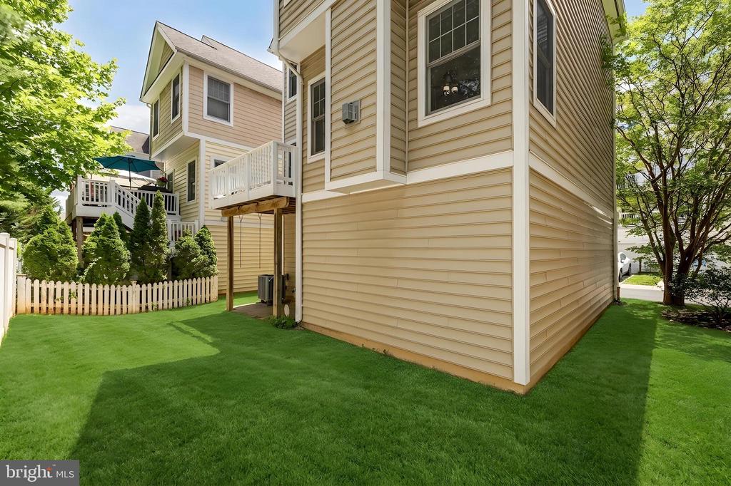672 HEATHWALK MEWS