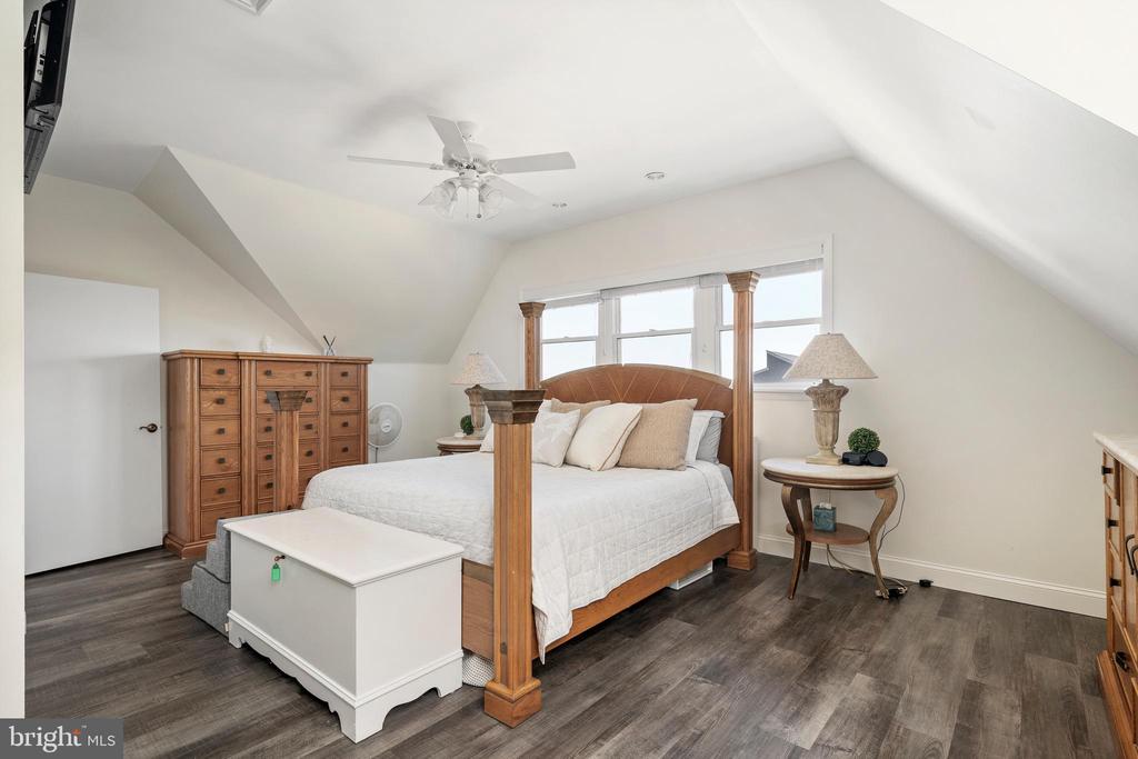 5000 W BAY TERRACE