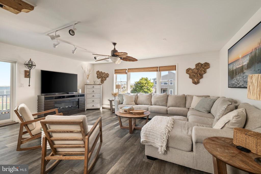 5000 W BAY TERRACE