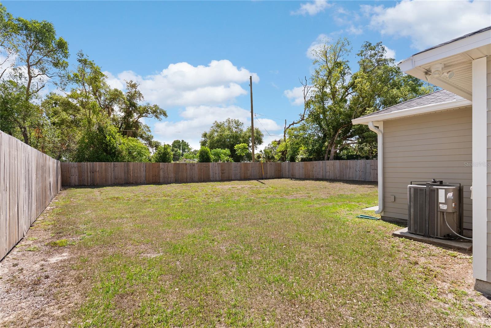 1411 ROGER BABSON RD