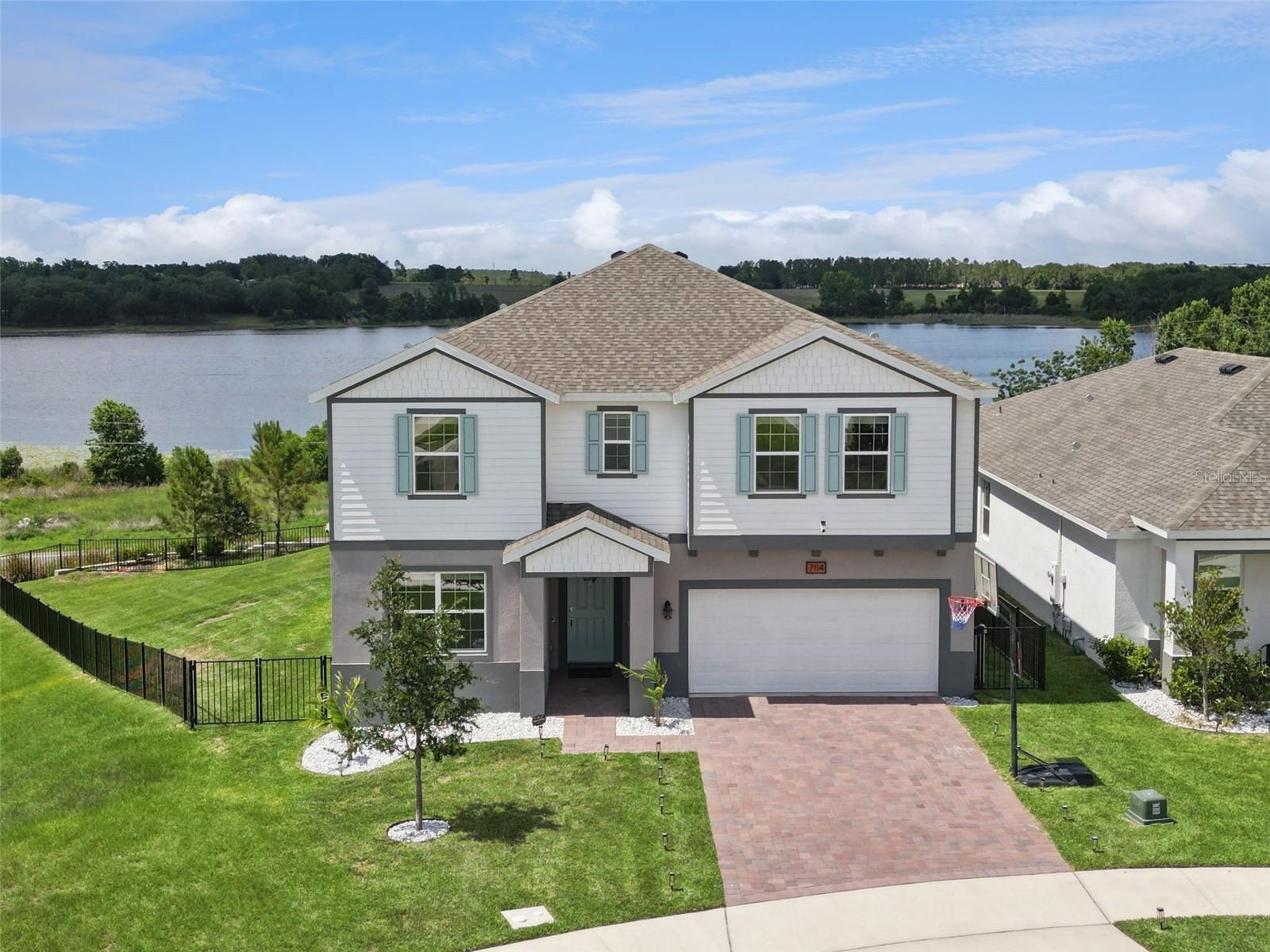 7114 ROLLING LEAF RD
