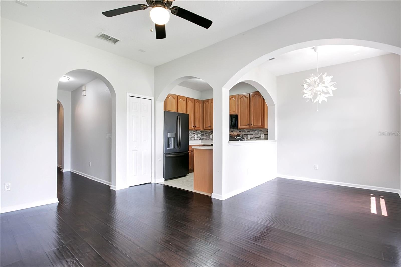 16571 CEDAR CREST DR