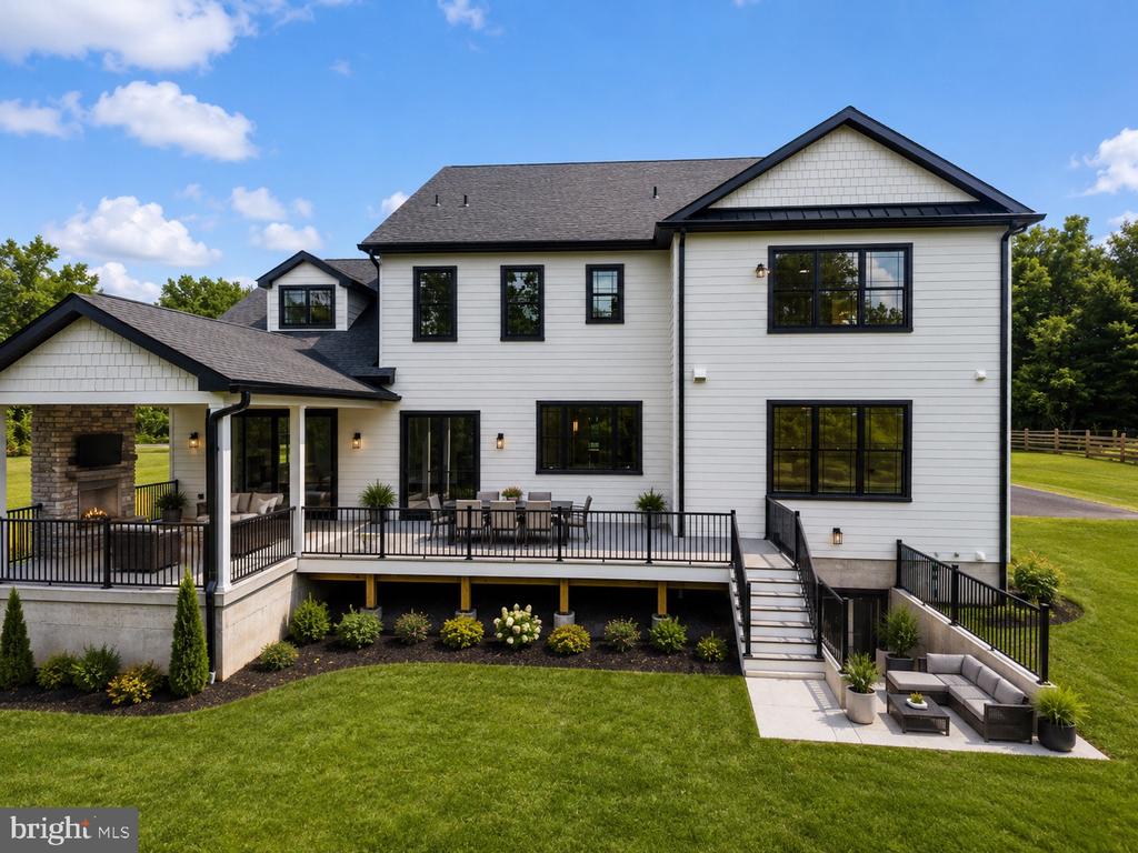 102 RAILROAD AVENUE