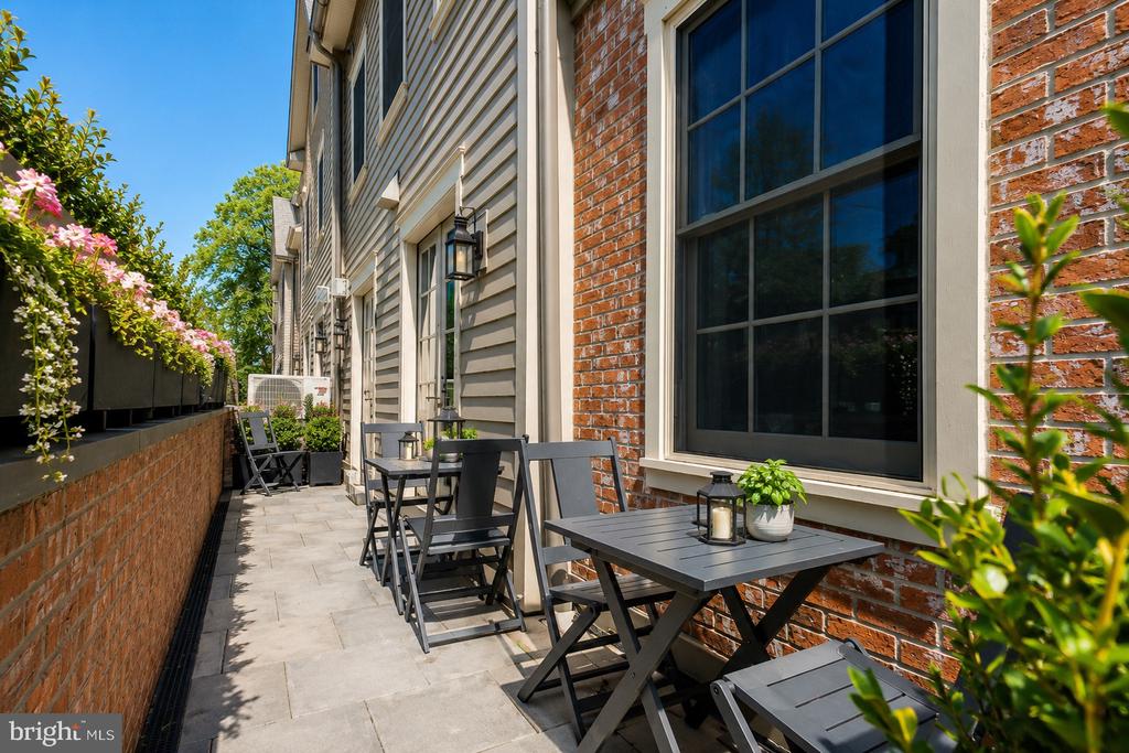 18 W MECHANIC STREET 1