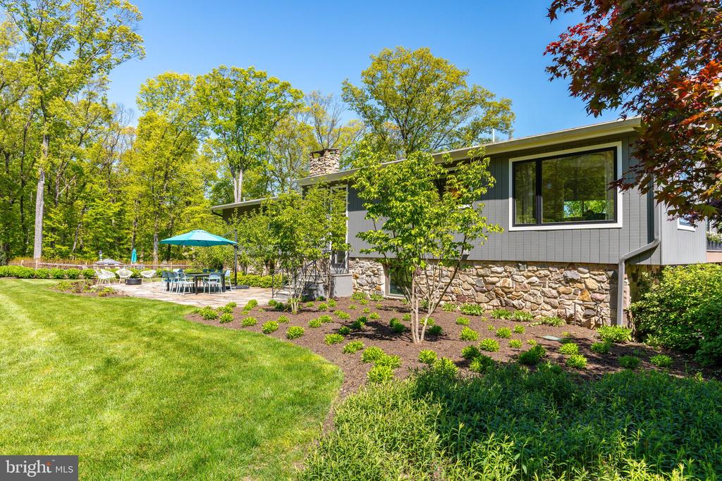 7031 PHILLIPS MILL ROAD