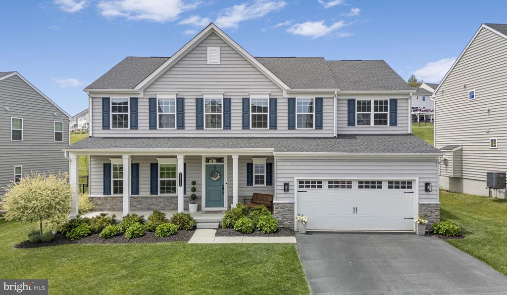 1121 ISABELLA COURT