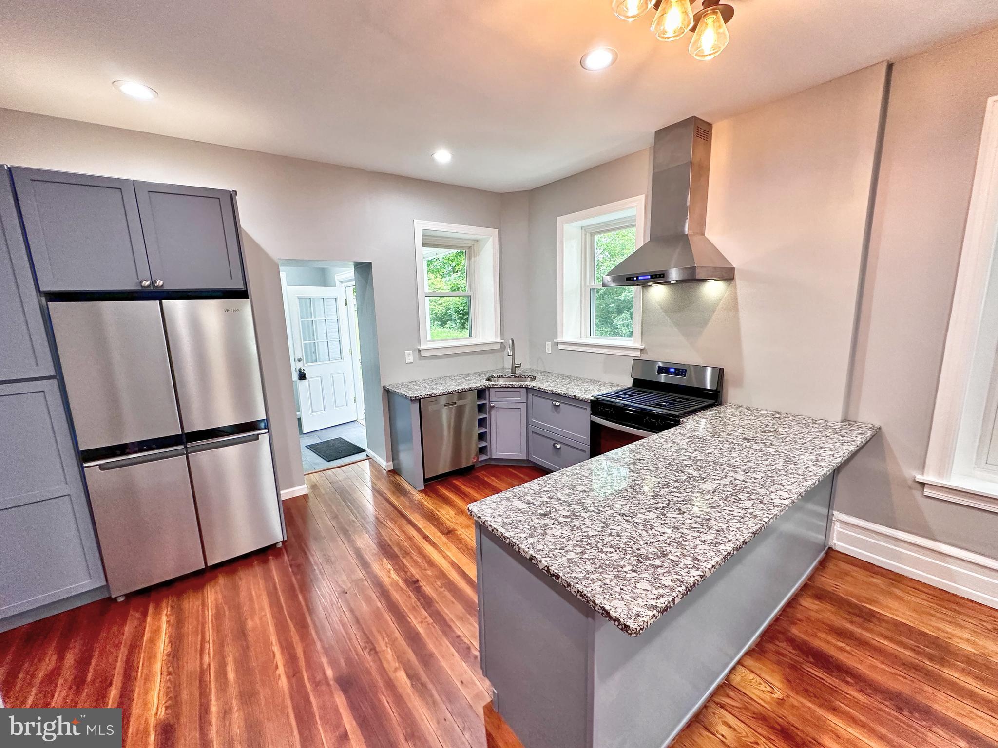 321 N N MAIN ST