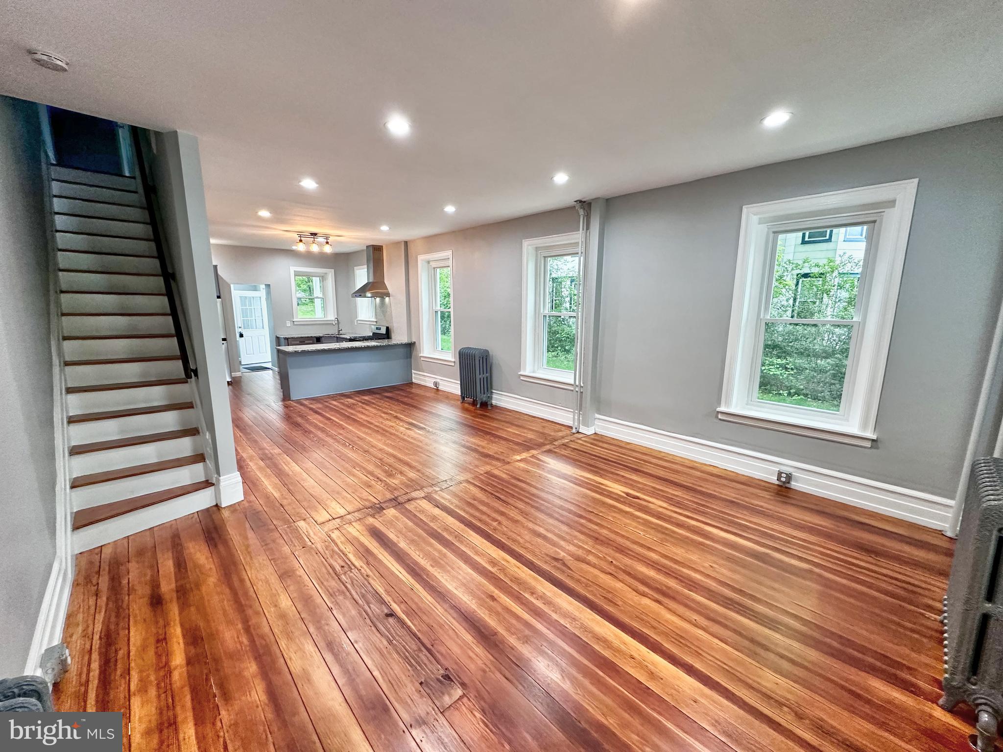 321 N N MAIN ST