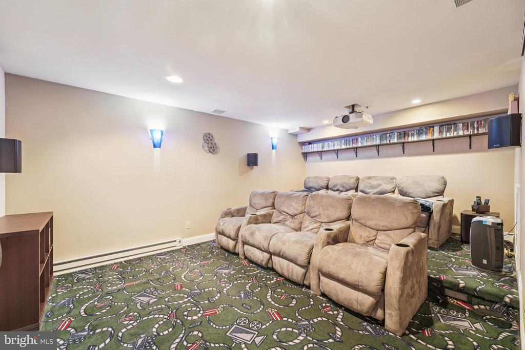 6139 PALOMINO DRIVE