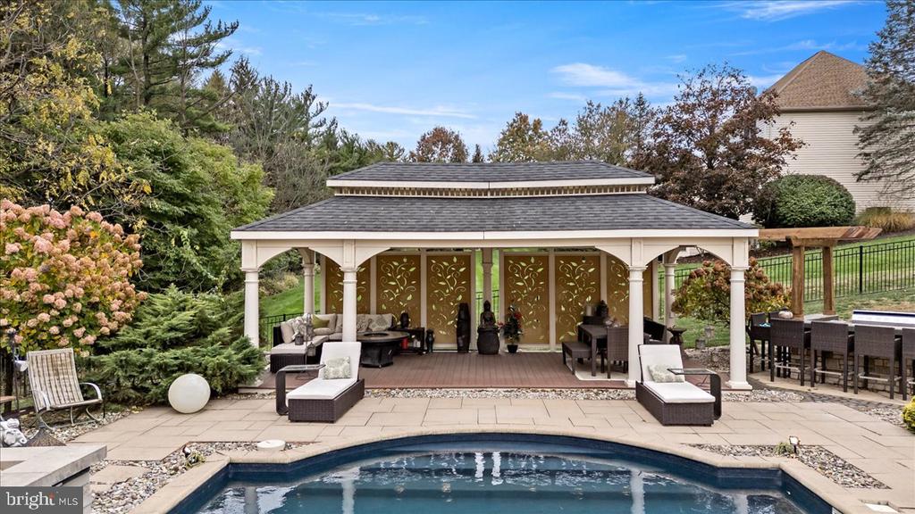 6942 LEHIGH COURT