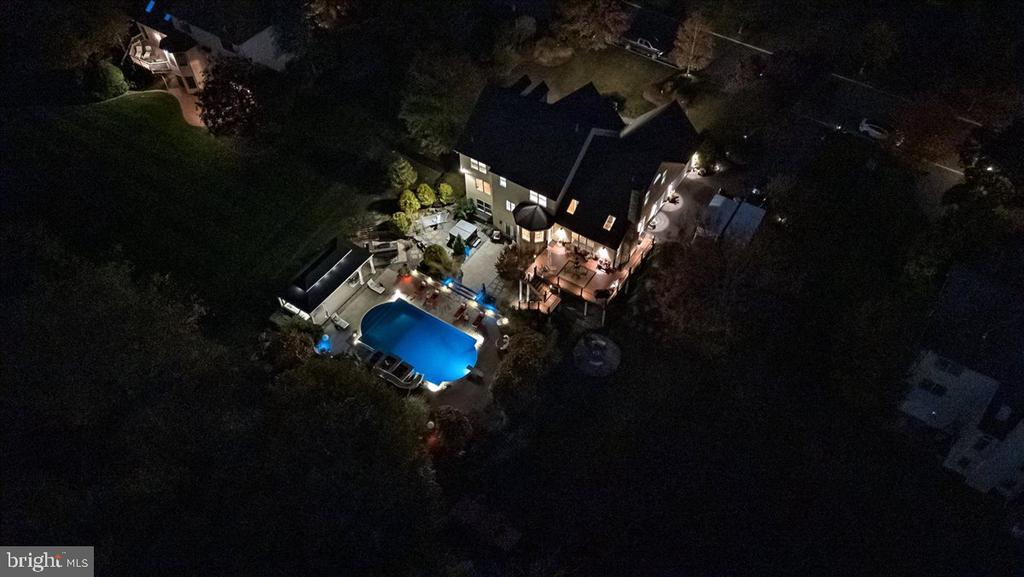 6942 LEHIGH COURT