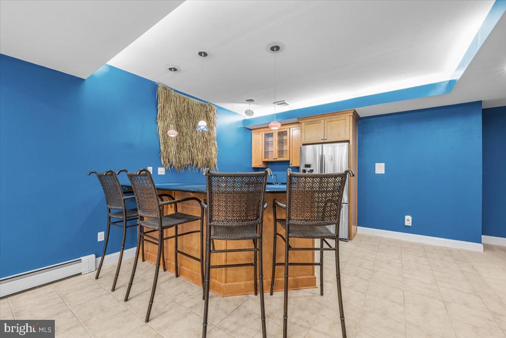 6942 LEHIGH COURT