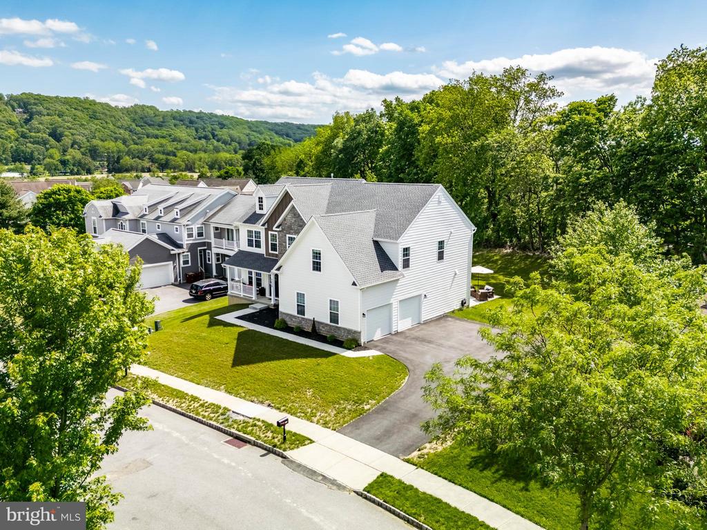 2638 Hollow View Dr