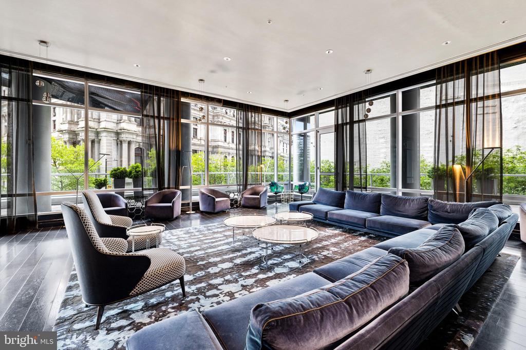 1414 S Penn Sq #Ph1c