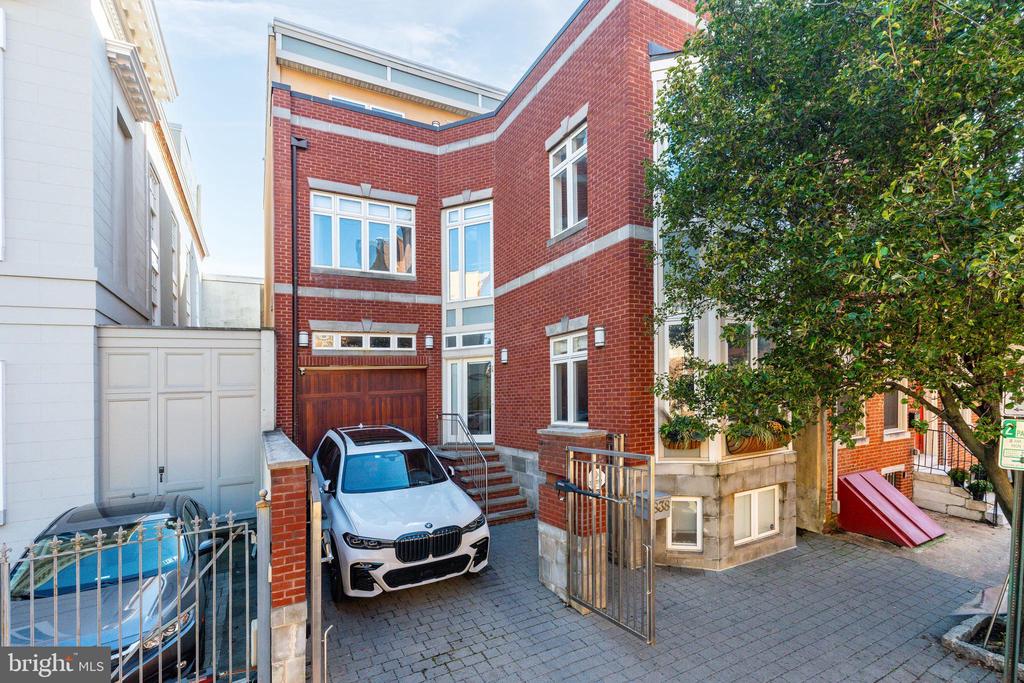 838 LOMBARD STREET