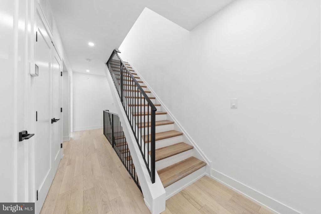 2552 SOMERSET STREET