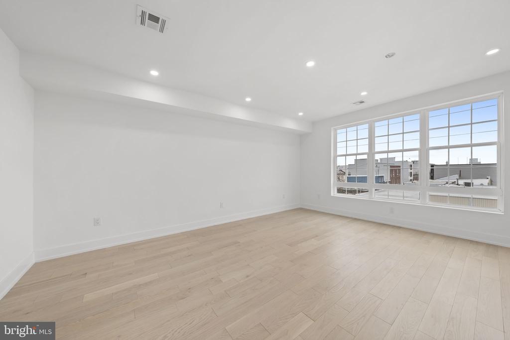 2552 SOMERSET STREET
