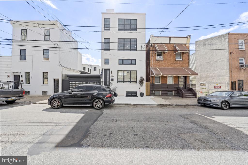 2552 SOMERSET STREET
