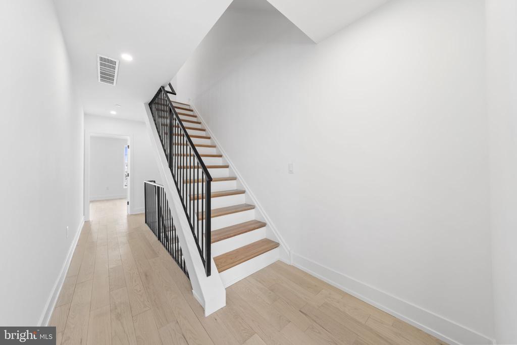 2552 SOMERSET STREET