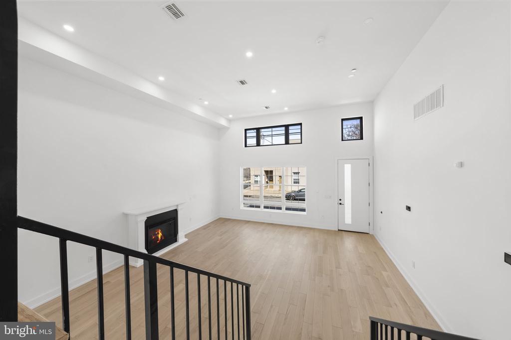 2552 SOMERSET STREET