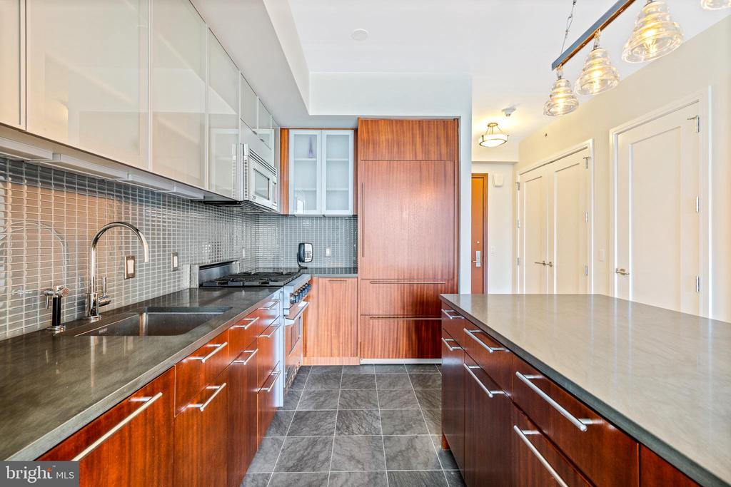 1414 S PENN SQUARE 14E
