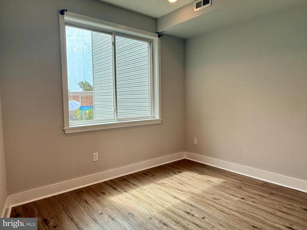 2425 FRANKFORD AVENUE Unit: 2