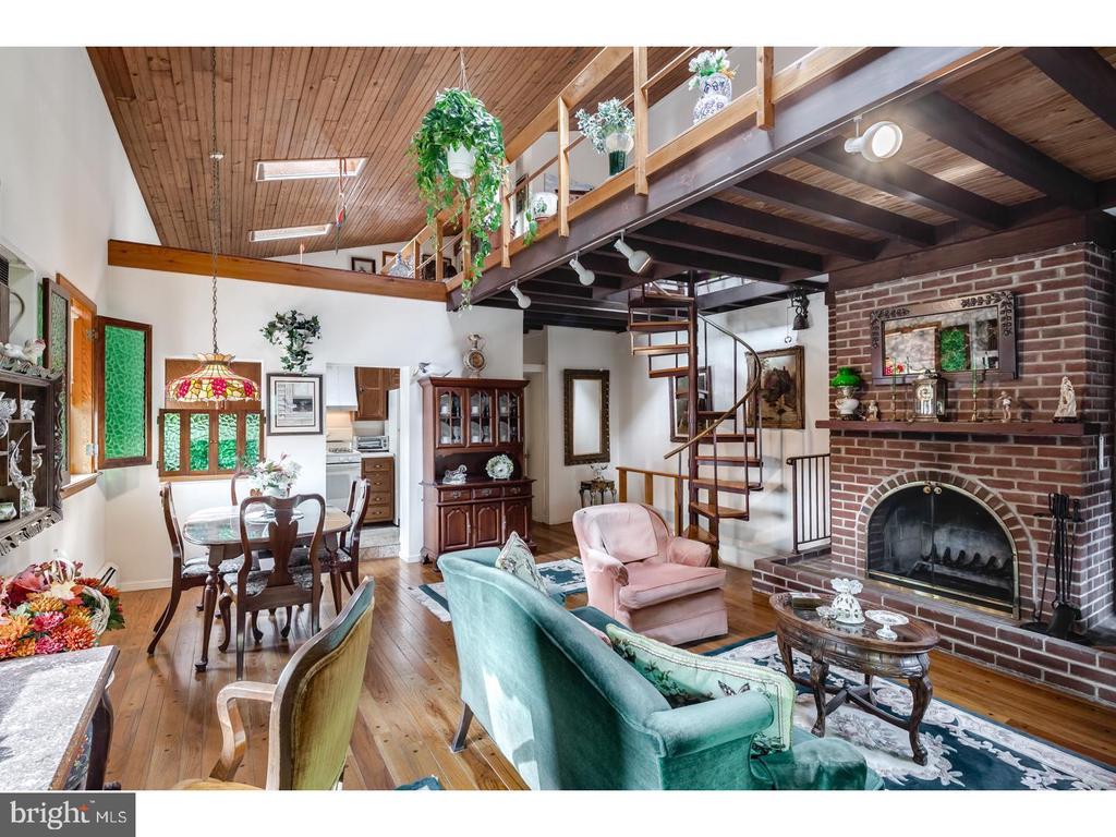 626 S 7TH STREET