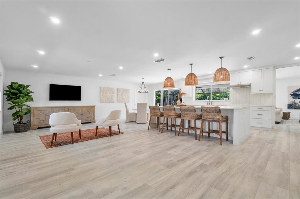 2201 Banyan Road