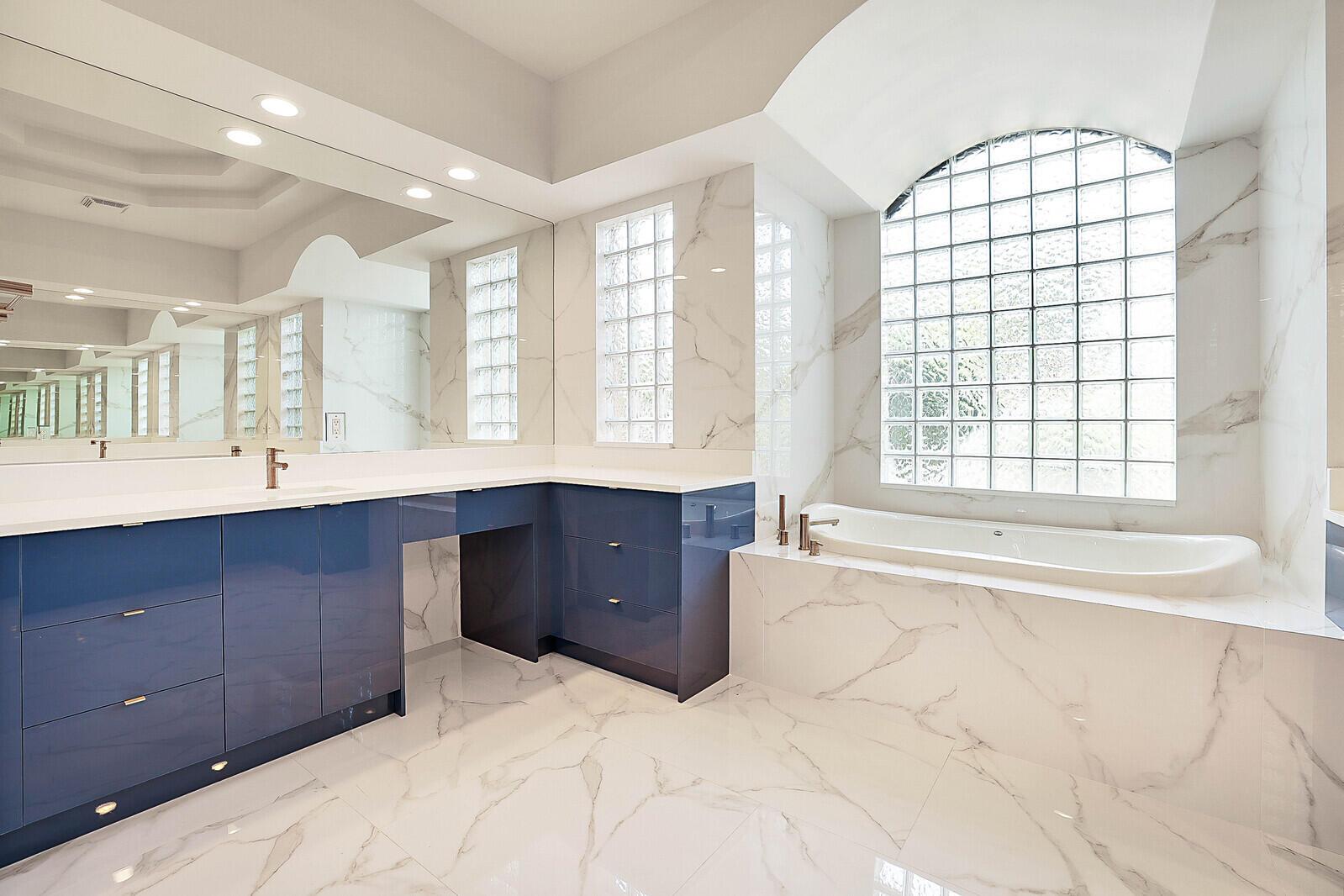 8684 Baystone Cove