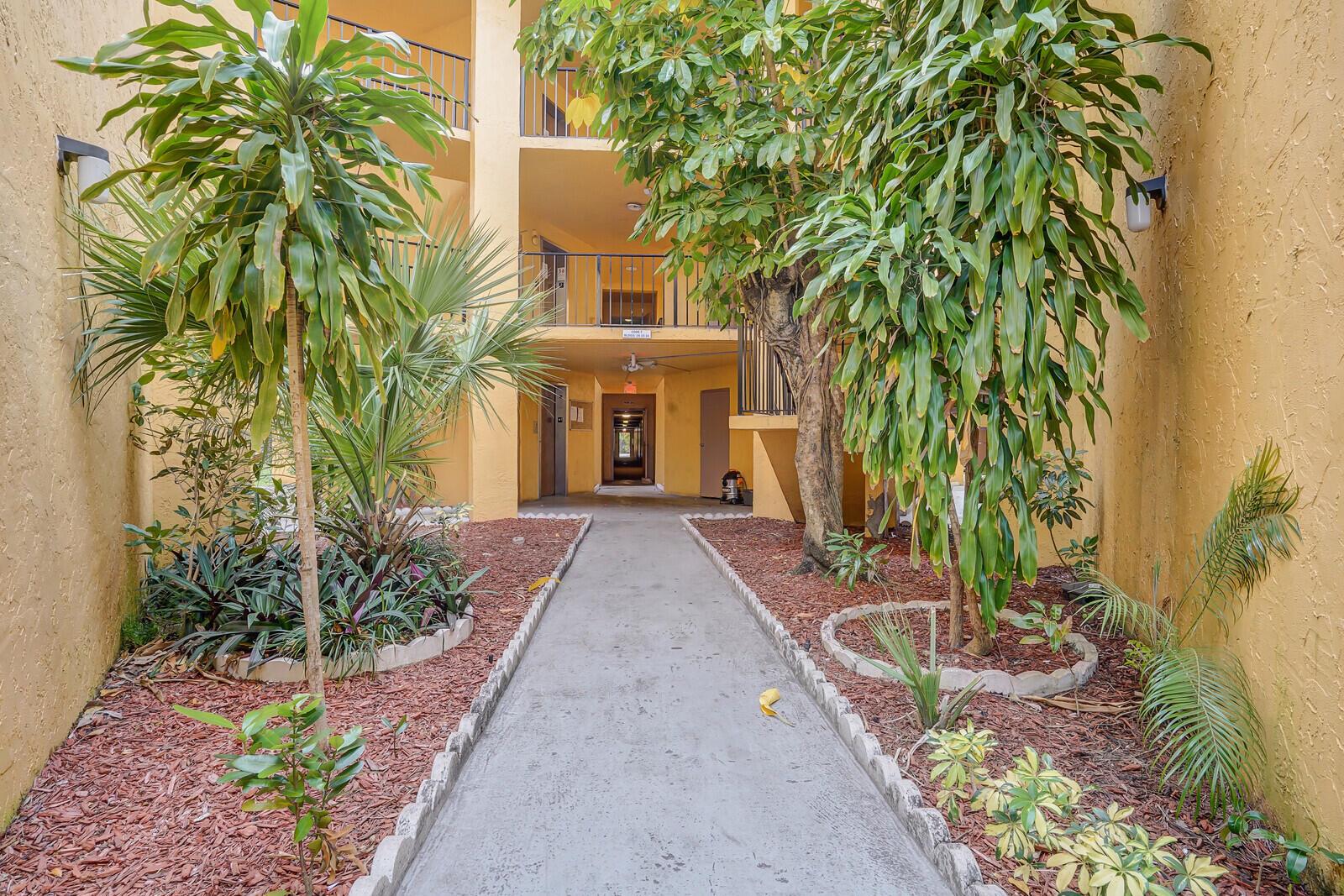 4364 NW 9th Avenue 16-3d