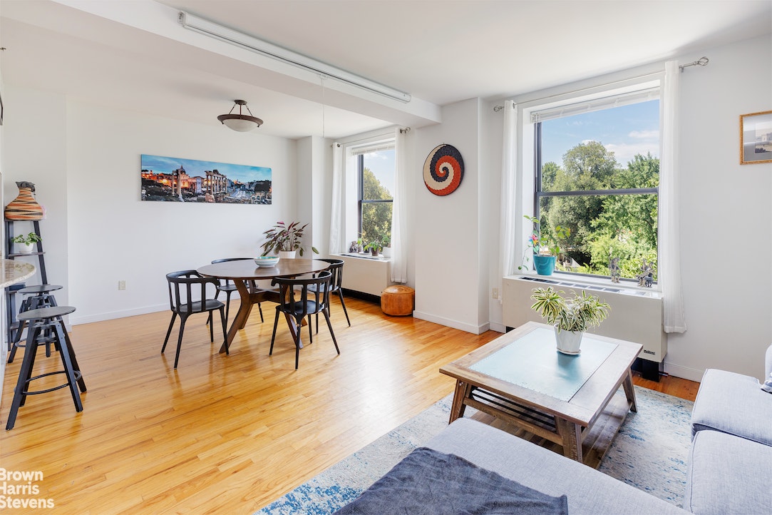 125 CENTRAL Park N 4B