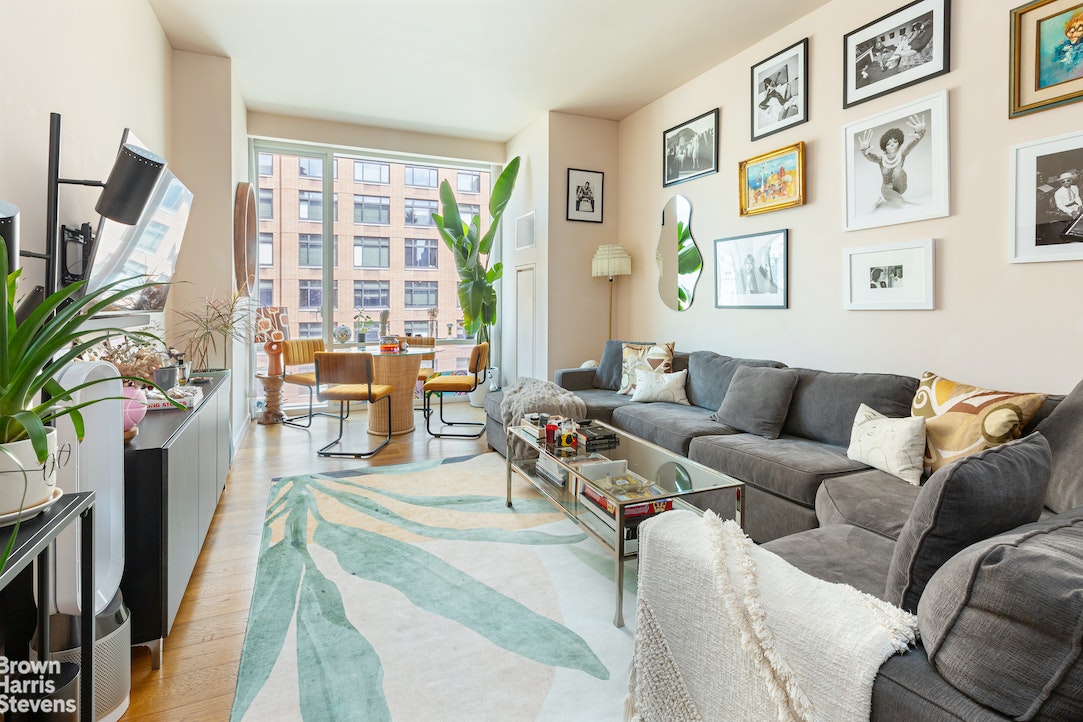 311 W BROADWAY 6D