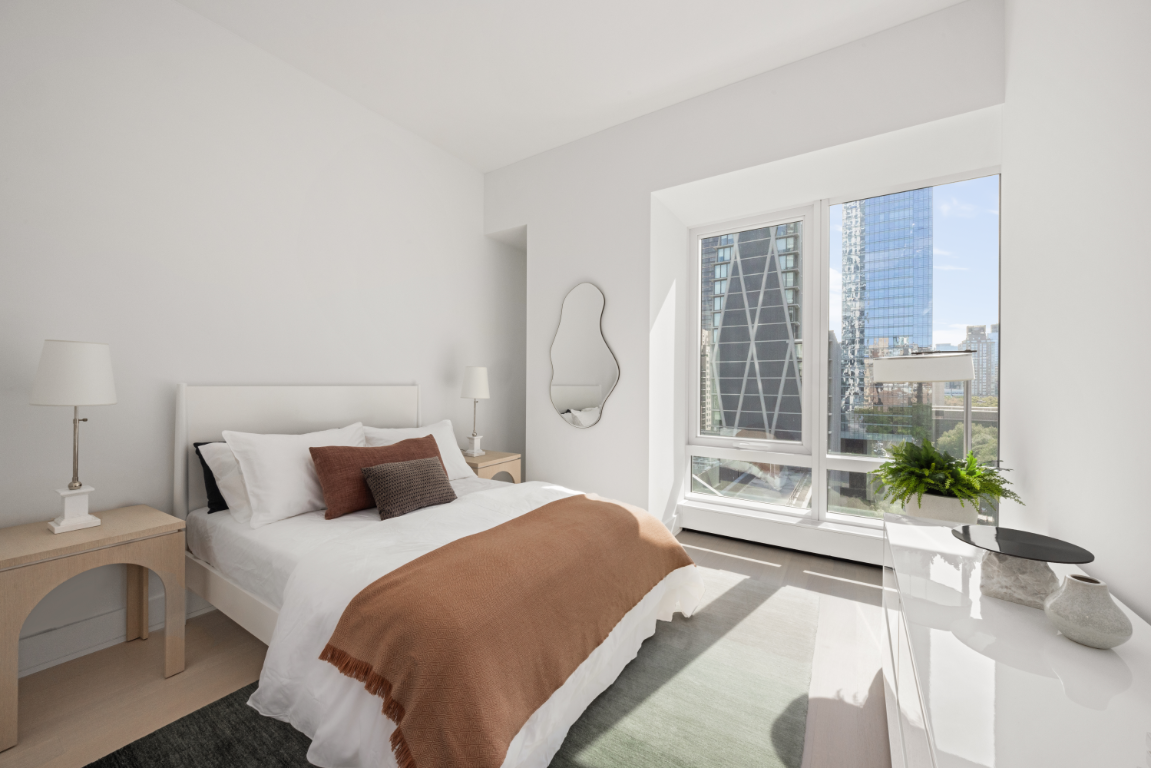 200 Amsterdam Avenue 7A