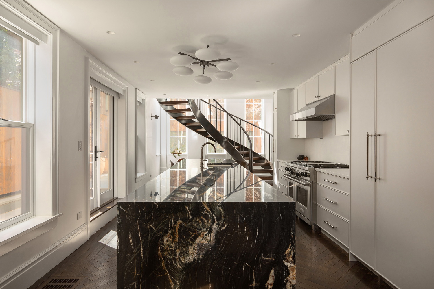 600 2ND Street