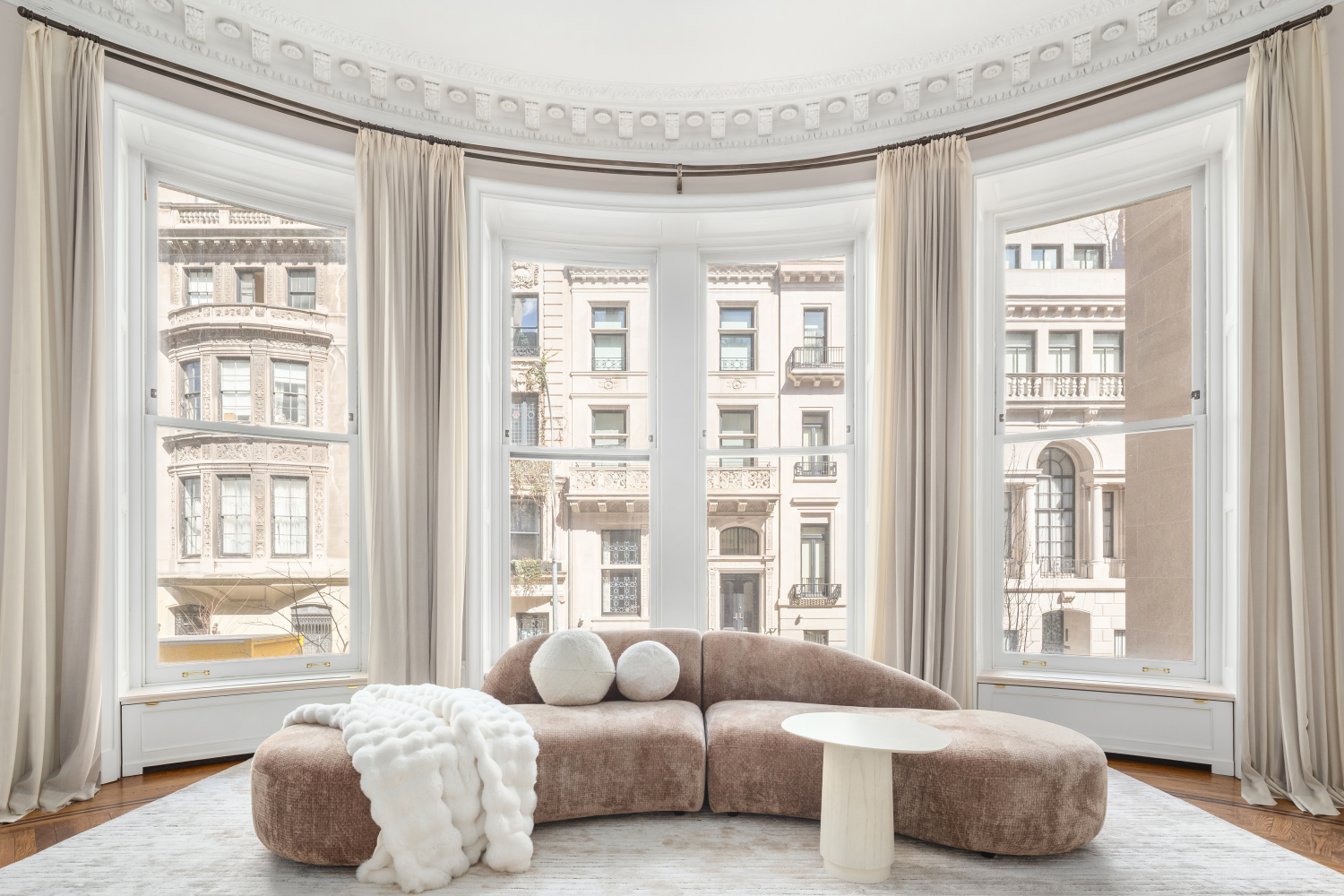 10 E 67TH Street