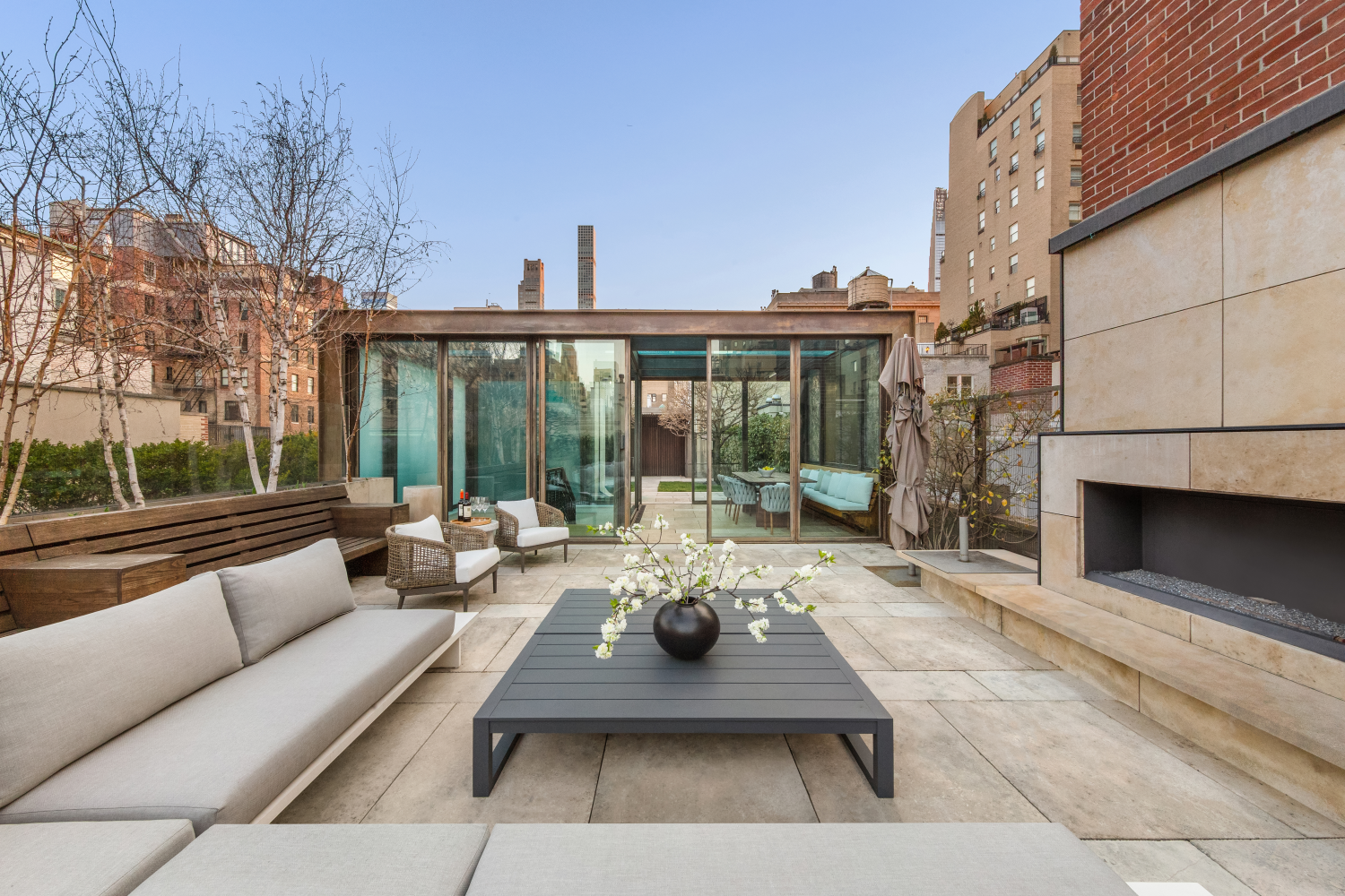 10 E 67TH Street