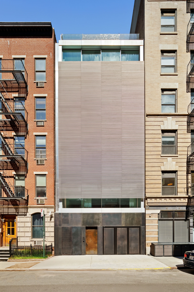 217 W 20TH Street