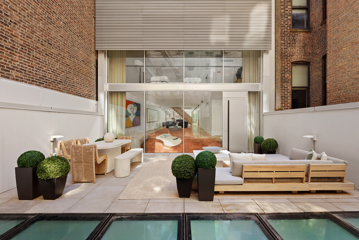 217 W 20TH Street