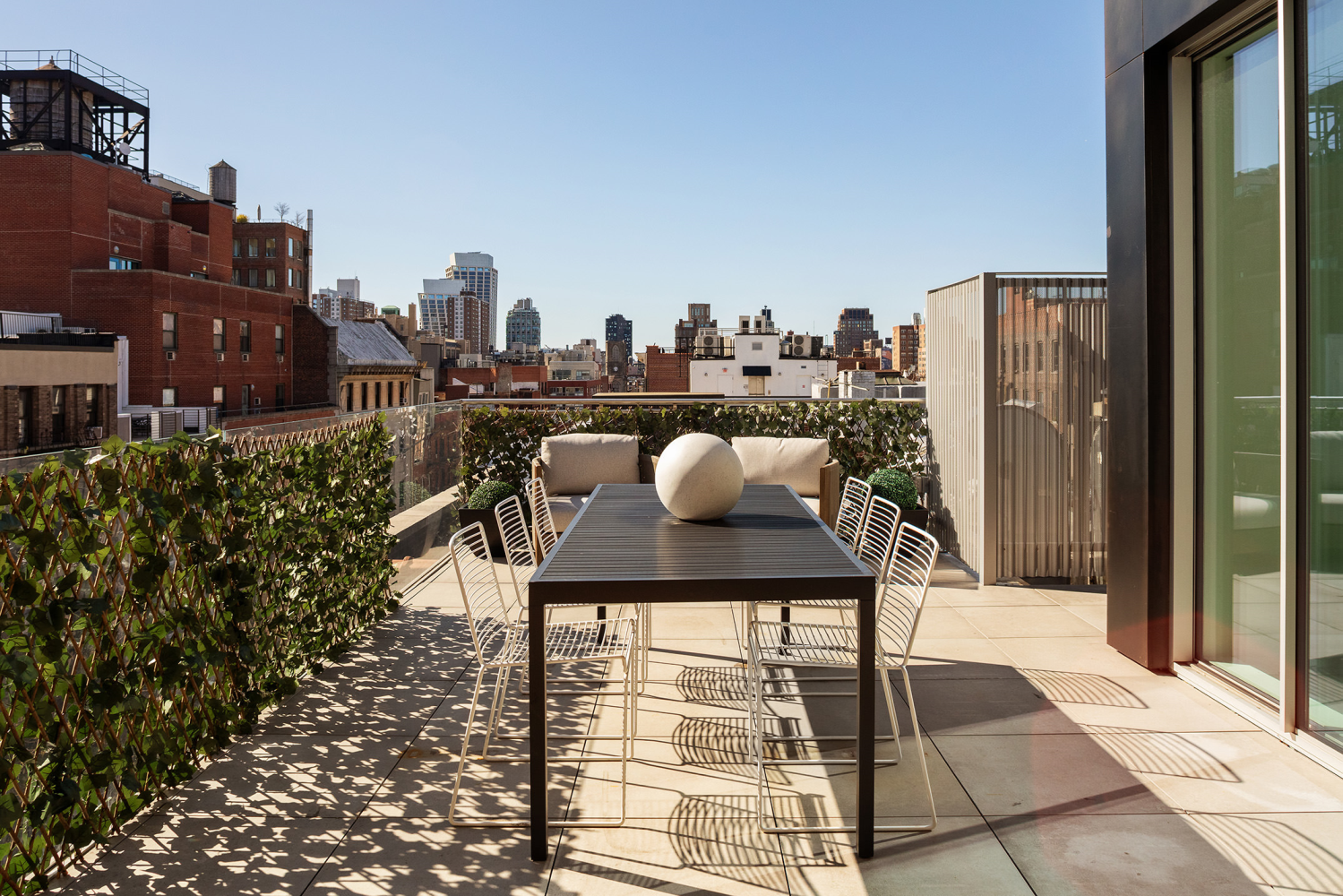 217 W 20TH Street