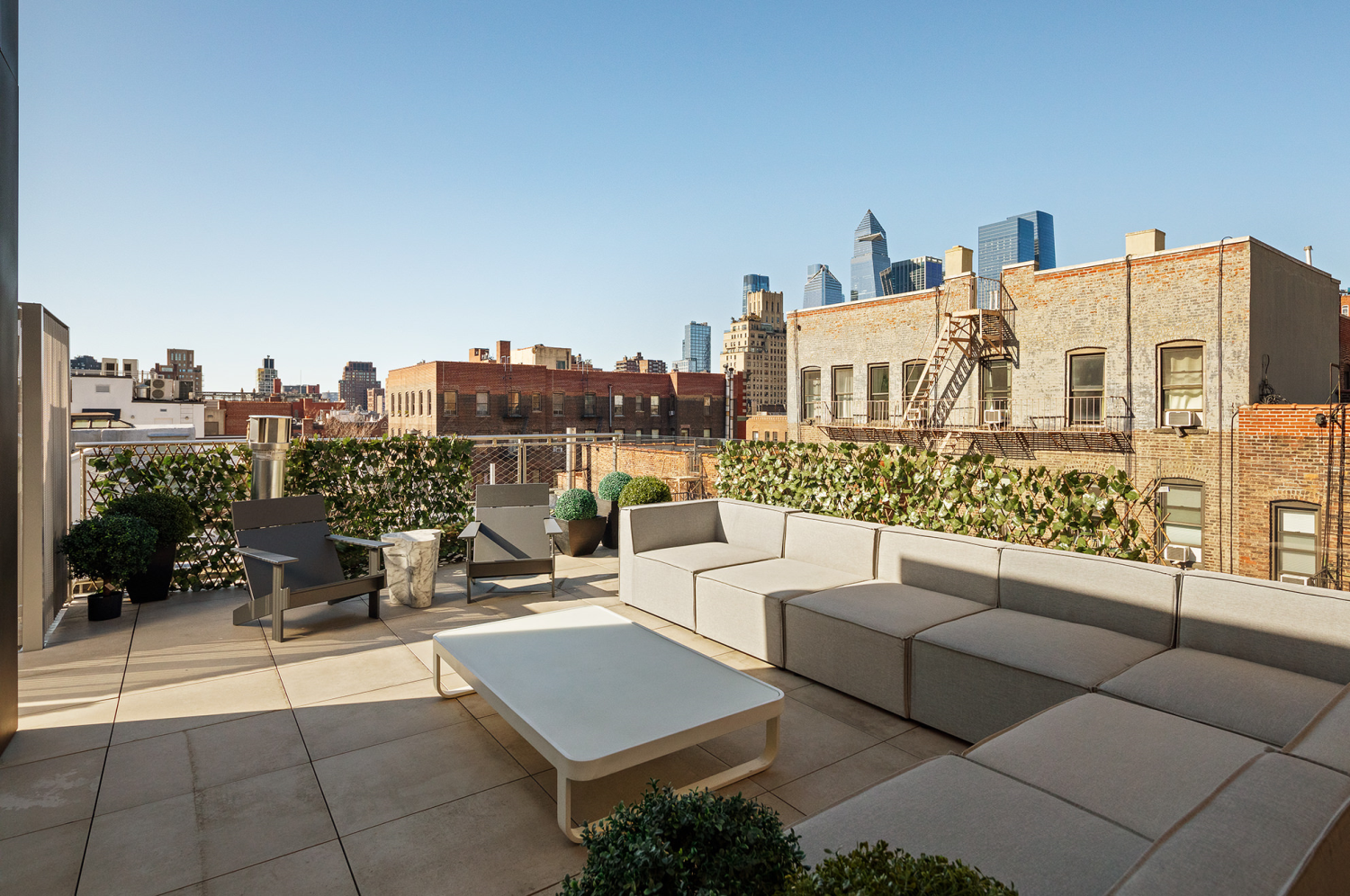 217 W 20TH Street