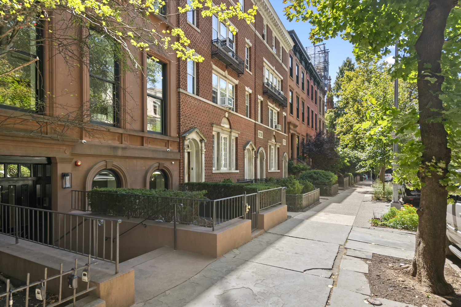 38 Monroe Place
