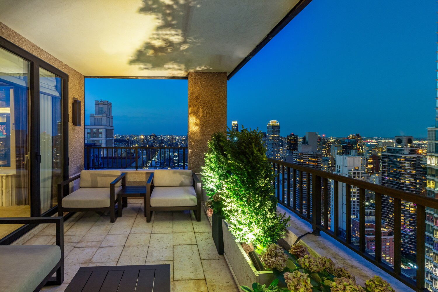 117 E 57TH Street 49D/51D