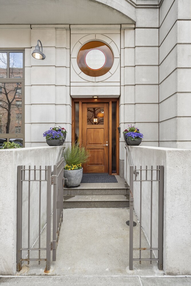 3 MORTON Square