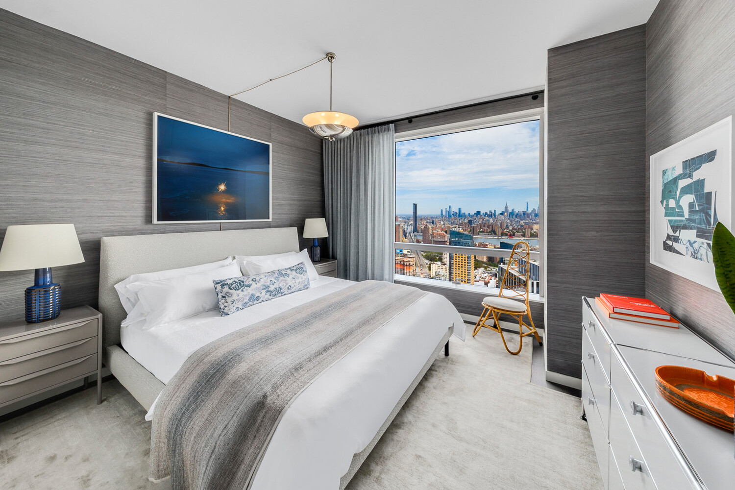1 CITY Point 66D