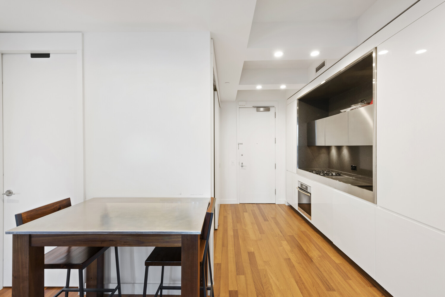 15 WILLIAM Street 7D