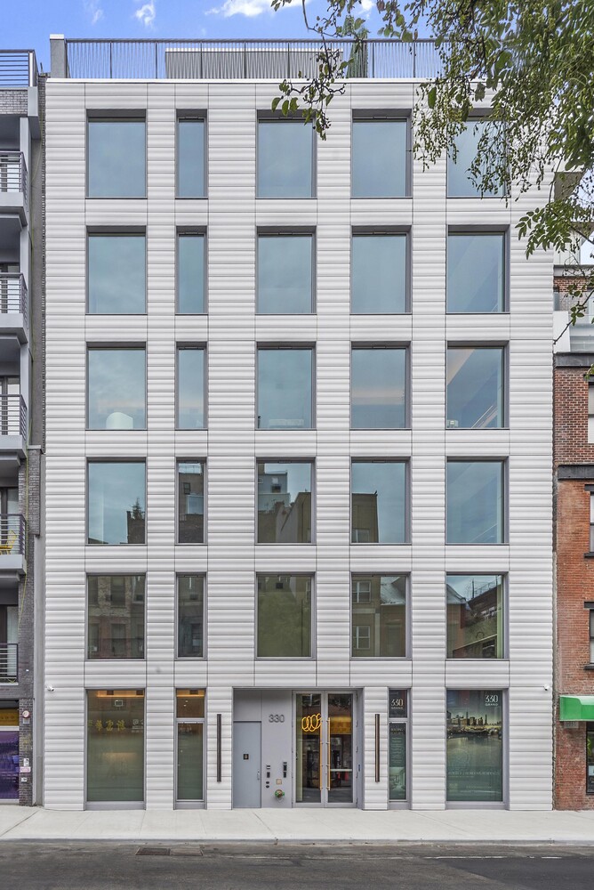 330 GRAND Street 4A