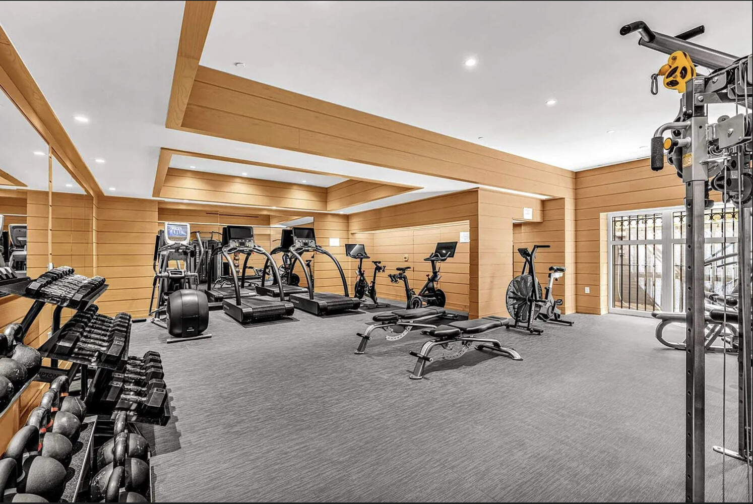 33 E 74TH Street 5A