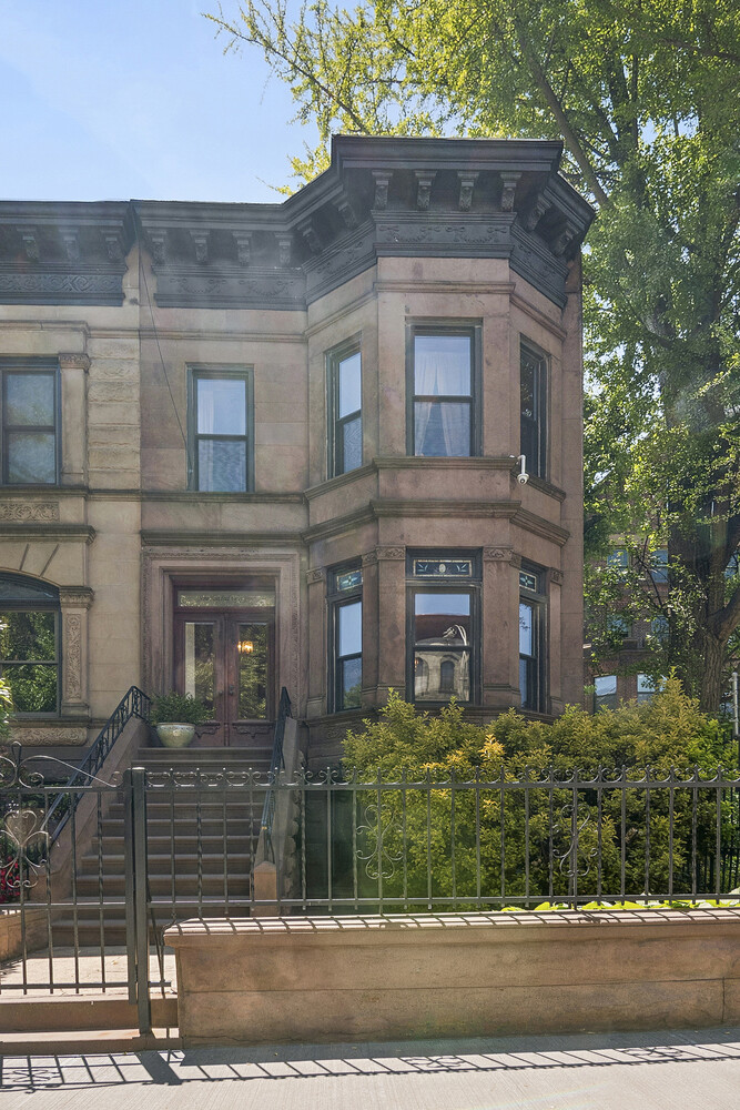 954 PARK Place