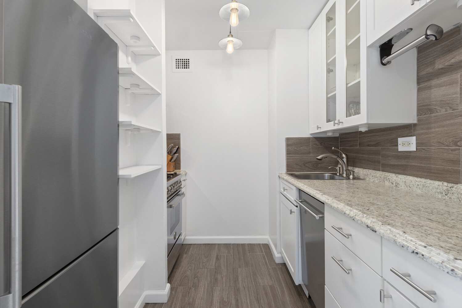 310 E 46TH Street 18G
